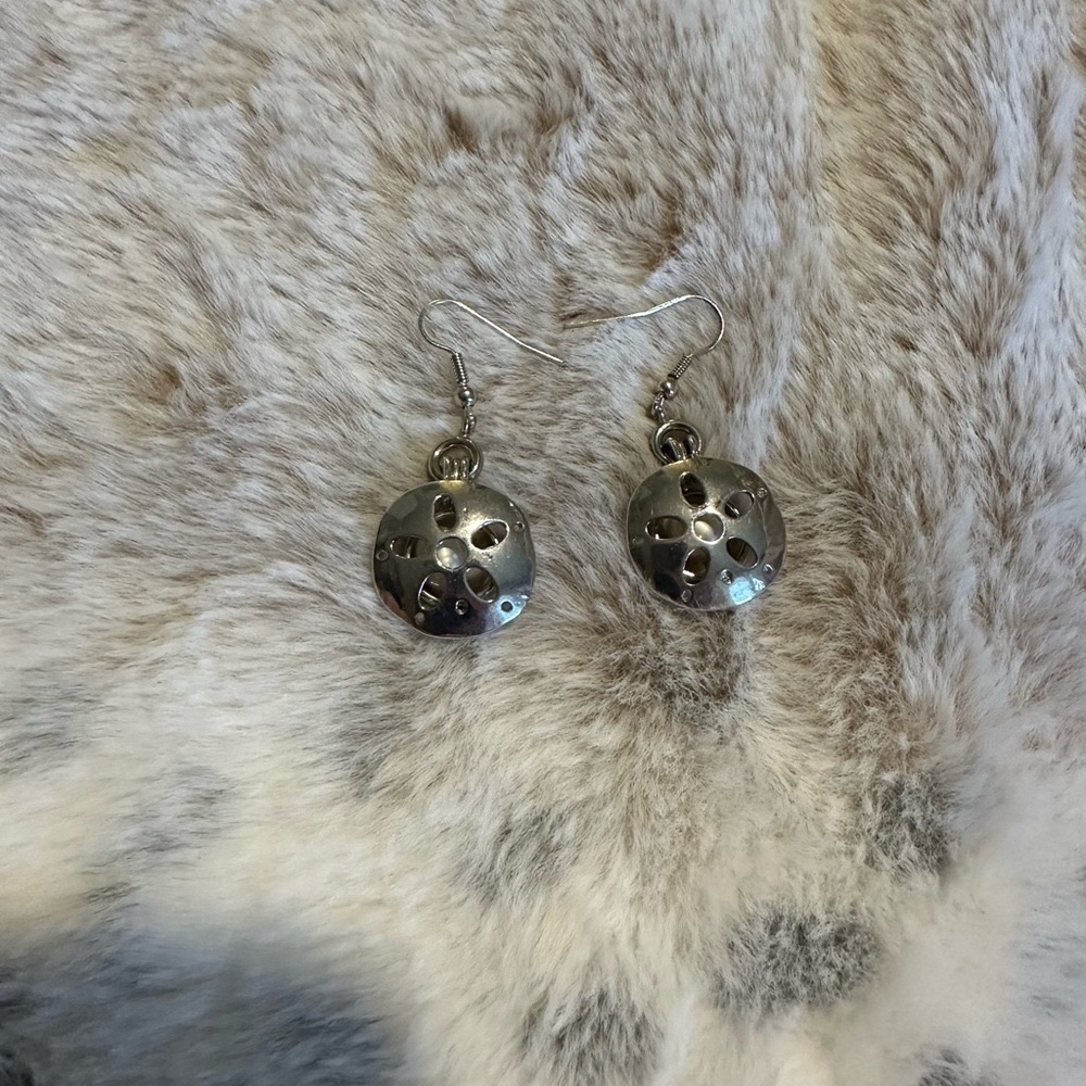 Elegant & Pearl Silver Sand Dollar Dangle Earrings (REAL PEARL INSIDE)